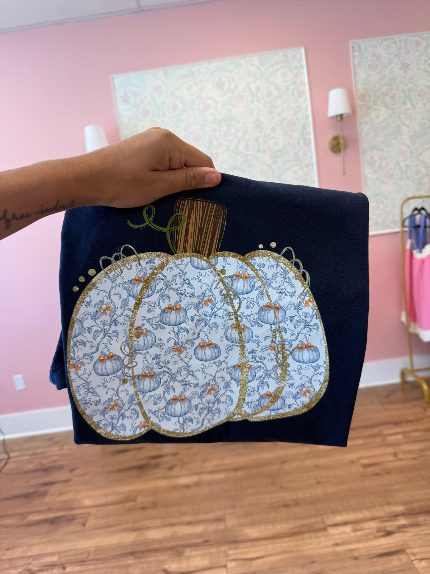 Blue Floral Pumpkin tee